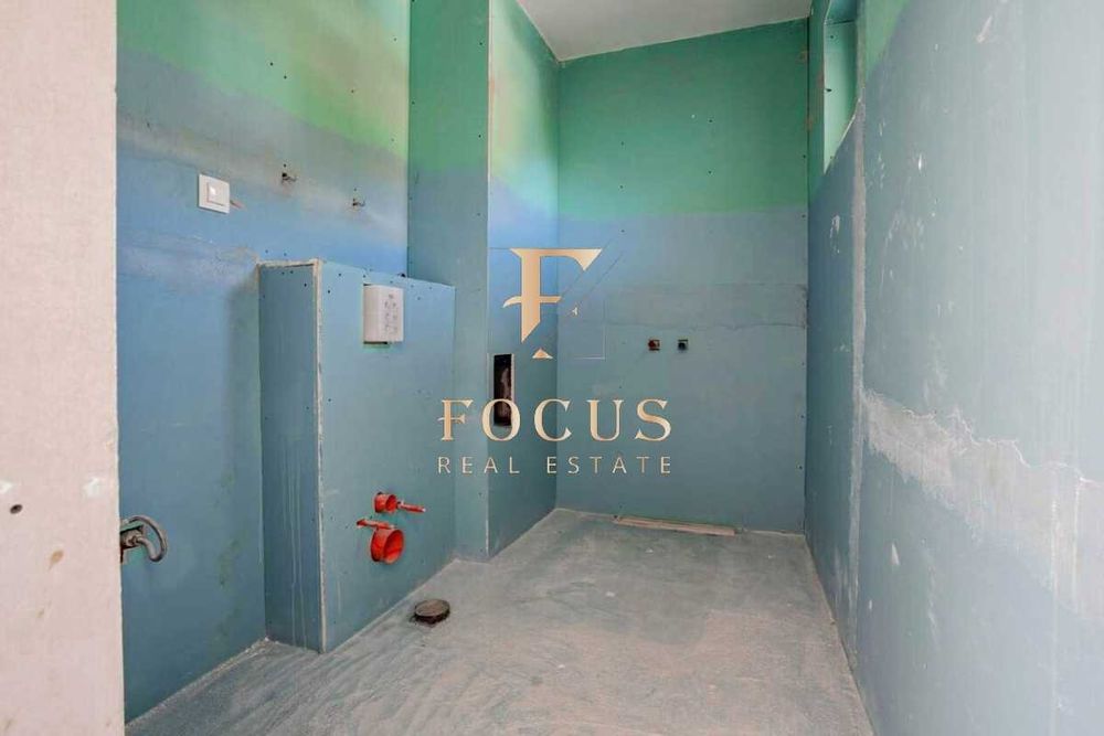 Продава се Тристаен апартамент в Пловдив, Младежки Хълм - 187 кв.м за 1800 €/кв.м - Снимка #6