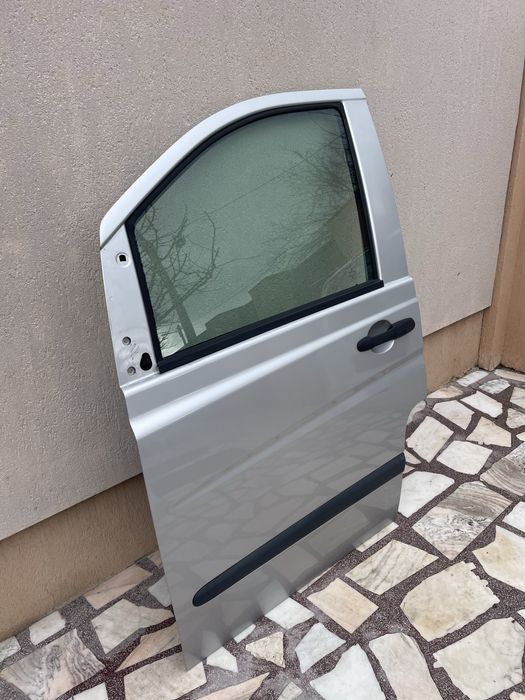 Usa stinga fata Mercedes vito viano W639 2009