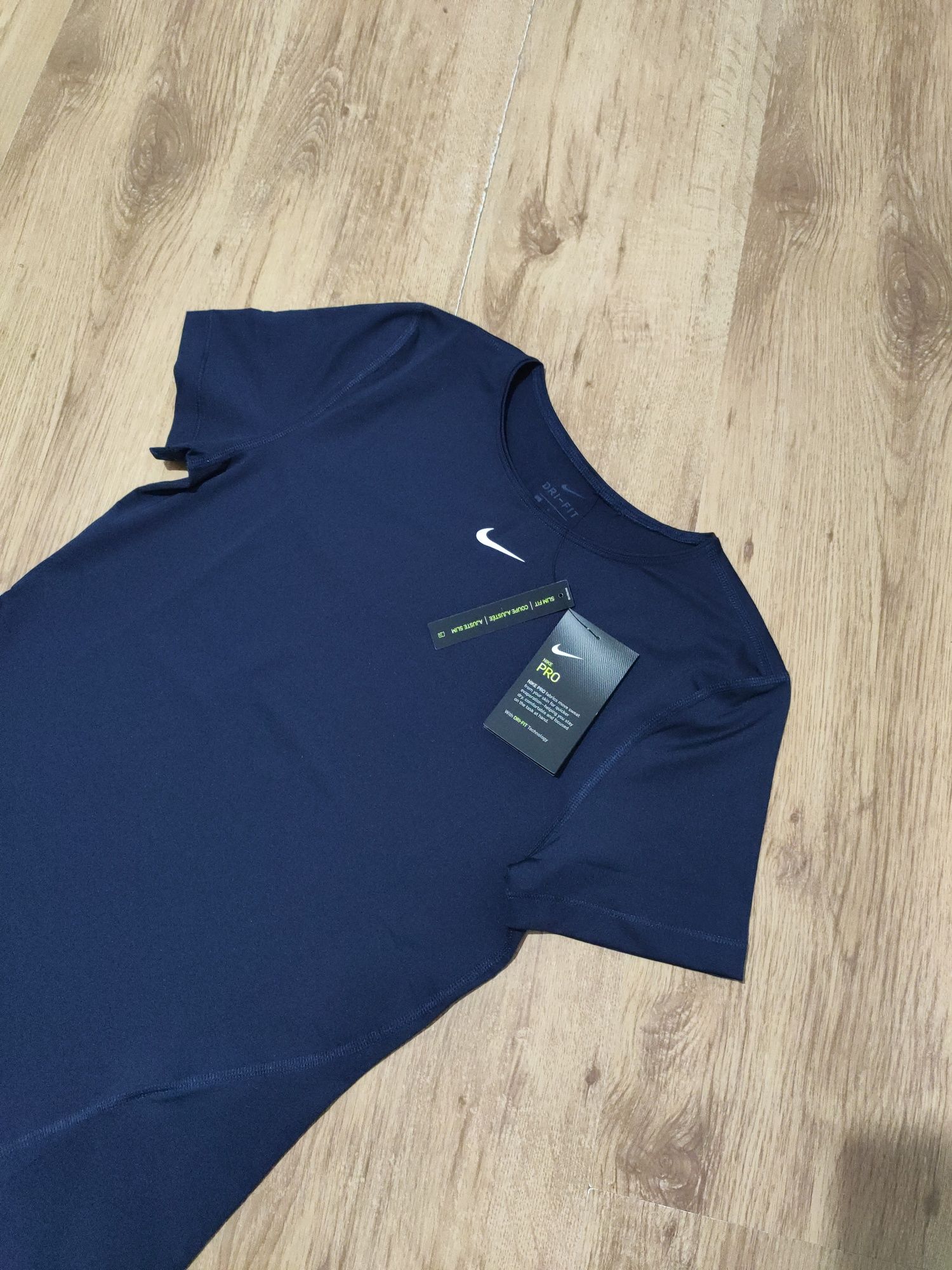 Tricou dama Nike Pro Dri Fit mărimea S slimfit