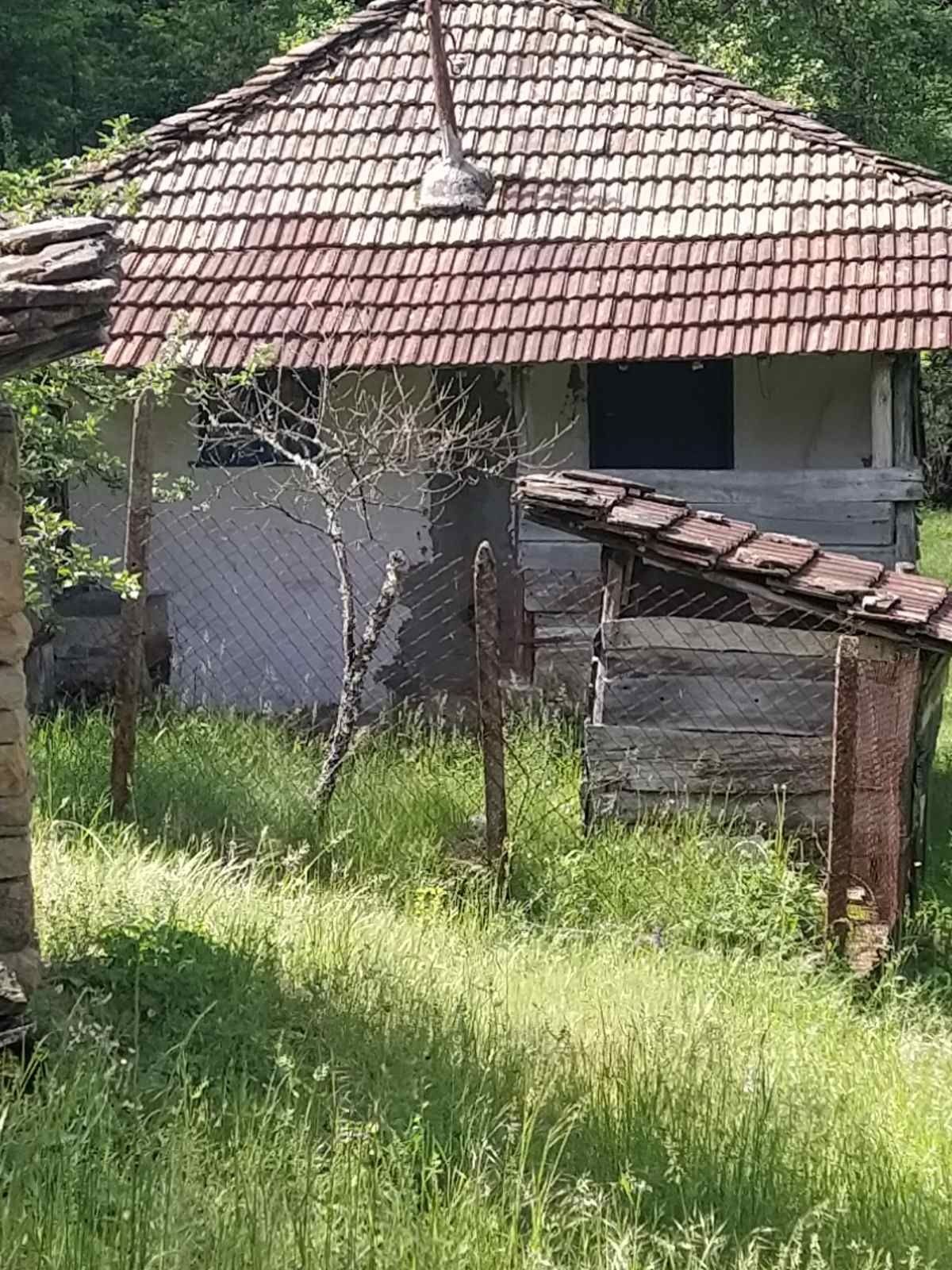 Продавам къща с.Горни Дамяновци -Прозорковци общ Трявна