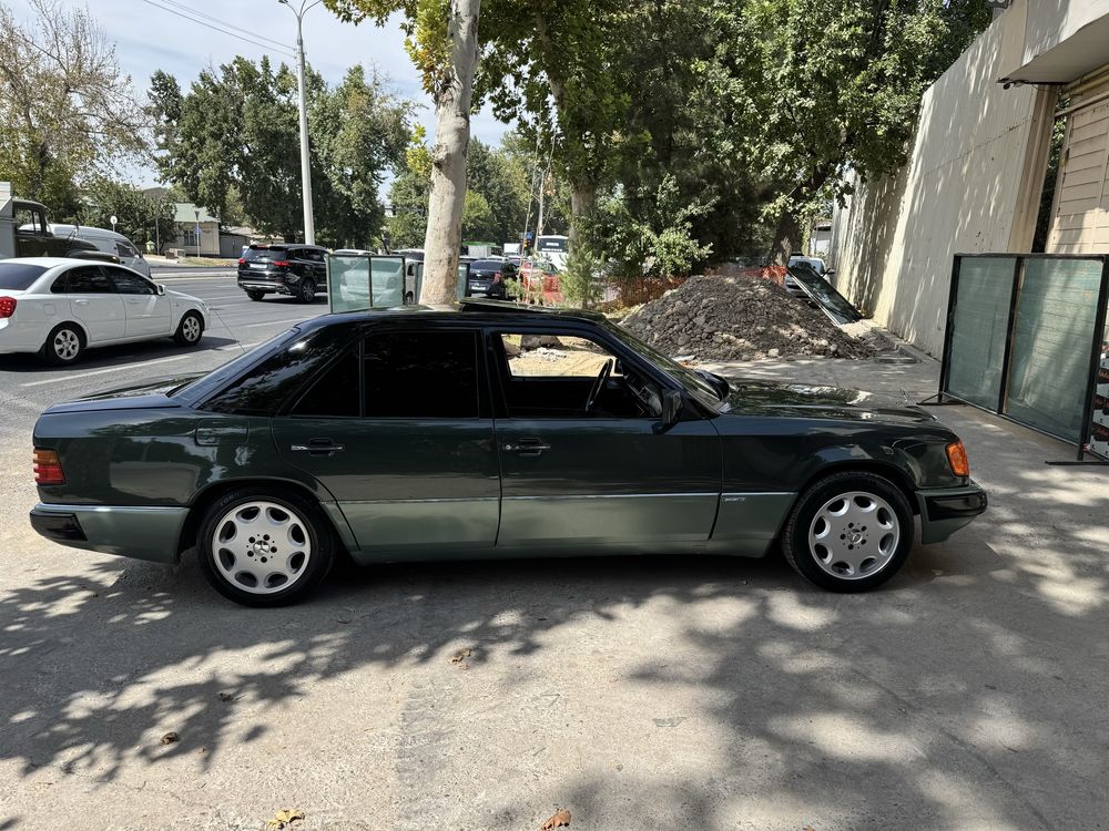 Мерседес 124, 230 mersedes