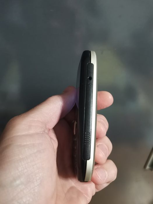 Nokia 1800, зарядно и кожен калъф