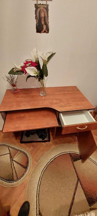 BIROU  115x60 cm. Stare utilizat dar in bune conditii.