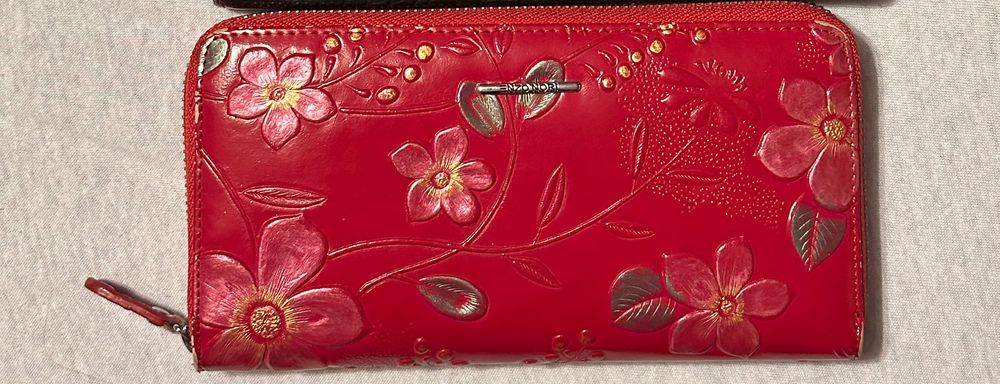 Дамско портмоне от естествена кожа