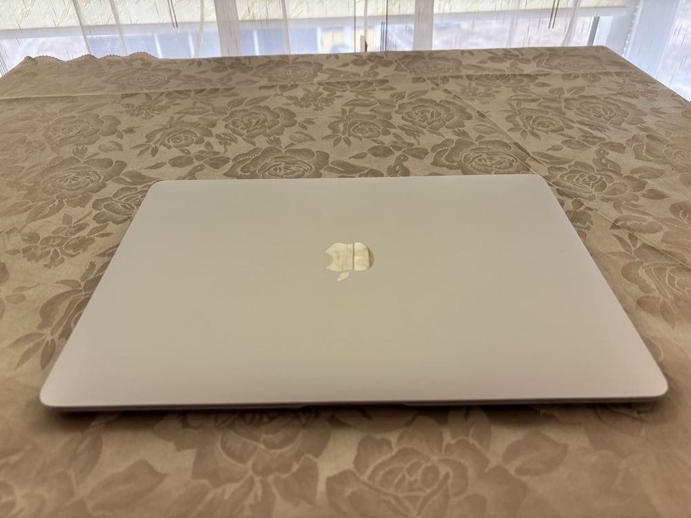 Macbook Air M1 8GB/256GB