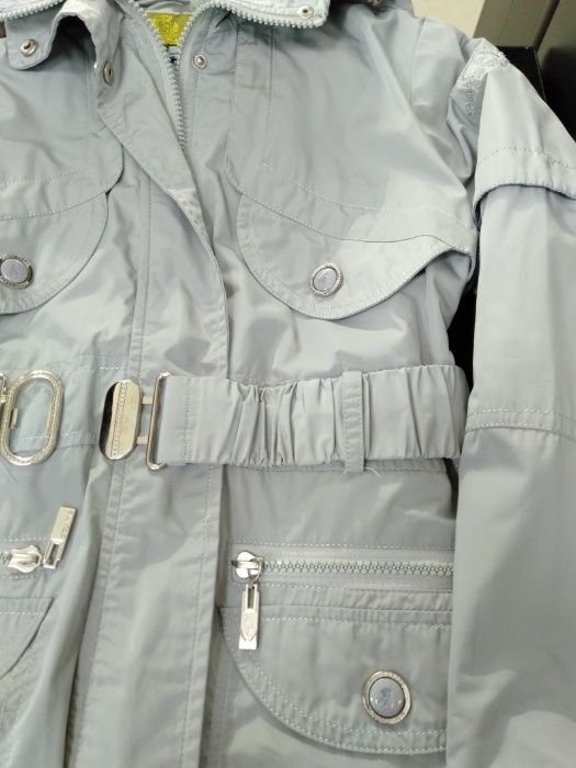 Куртка демисезонная серая 9-12 лет.