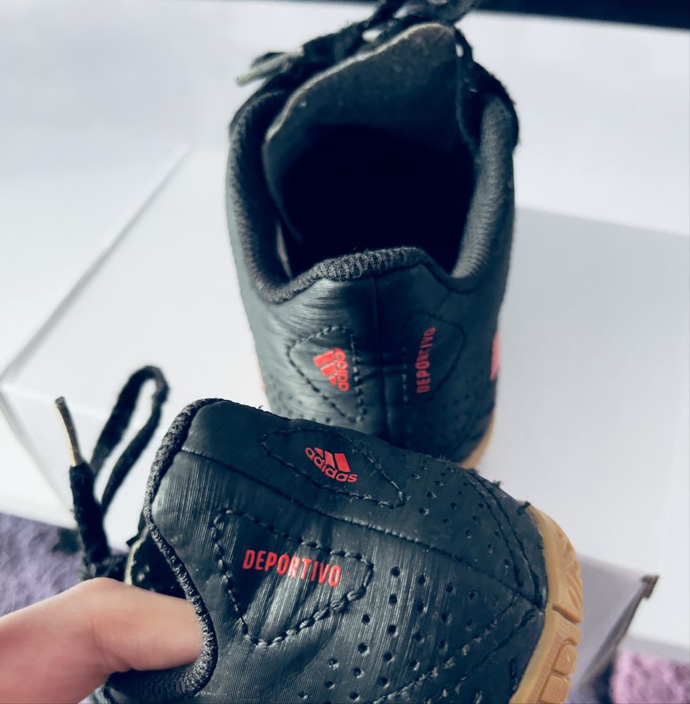 Страхотни! Маратонки Adidas Deportivo за Момче 32н. Като нови!