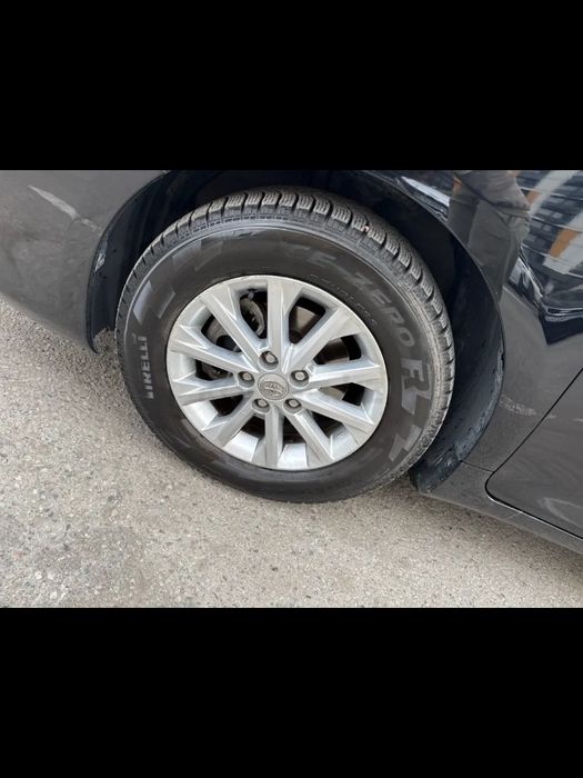 Тайота на ходу  продам за лям