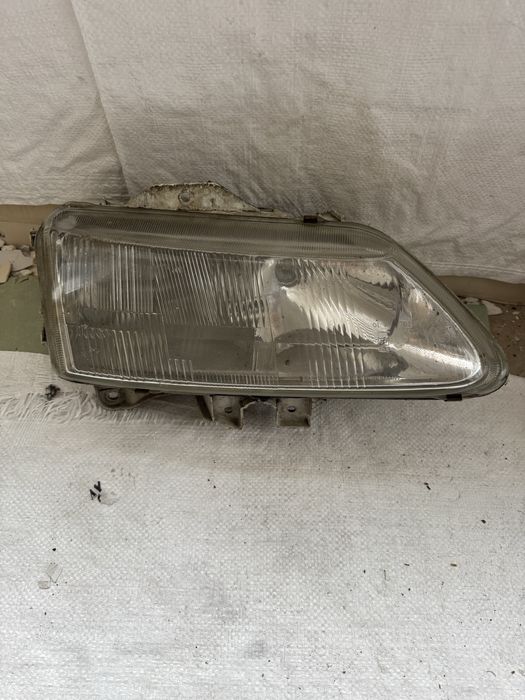 Оригинален фар Рено Лагуна Renault Laguna 1