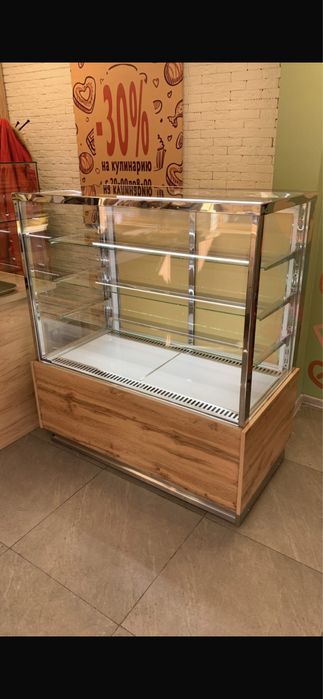 Витринный холодильник