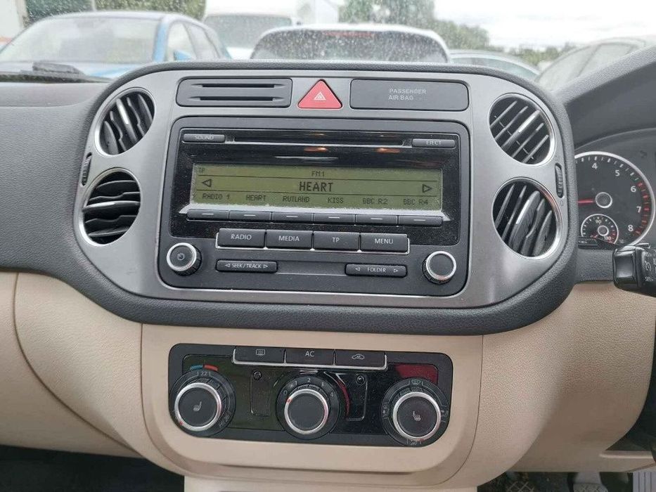 CD player Volkswagen Tiguan 2009 SUV 1.4 TSI CAVA