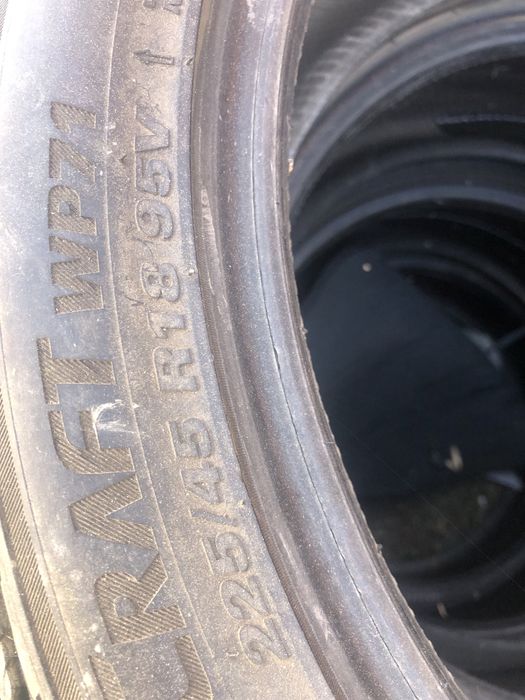 245 40 18 2 buc si 225 45  18 2 buc