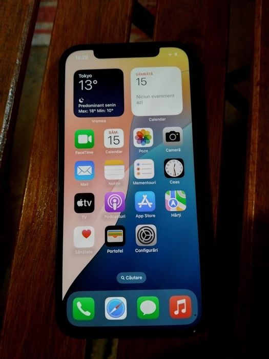 iPhone 12 în stare bună de funcționare