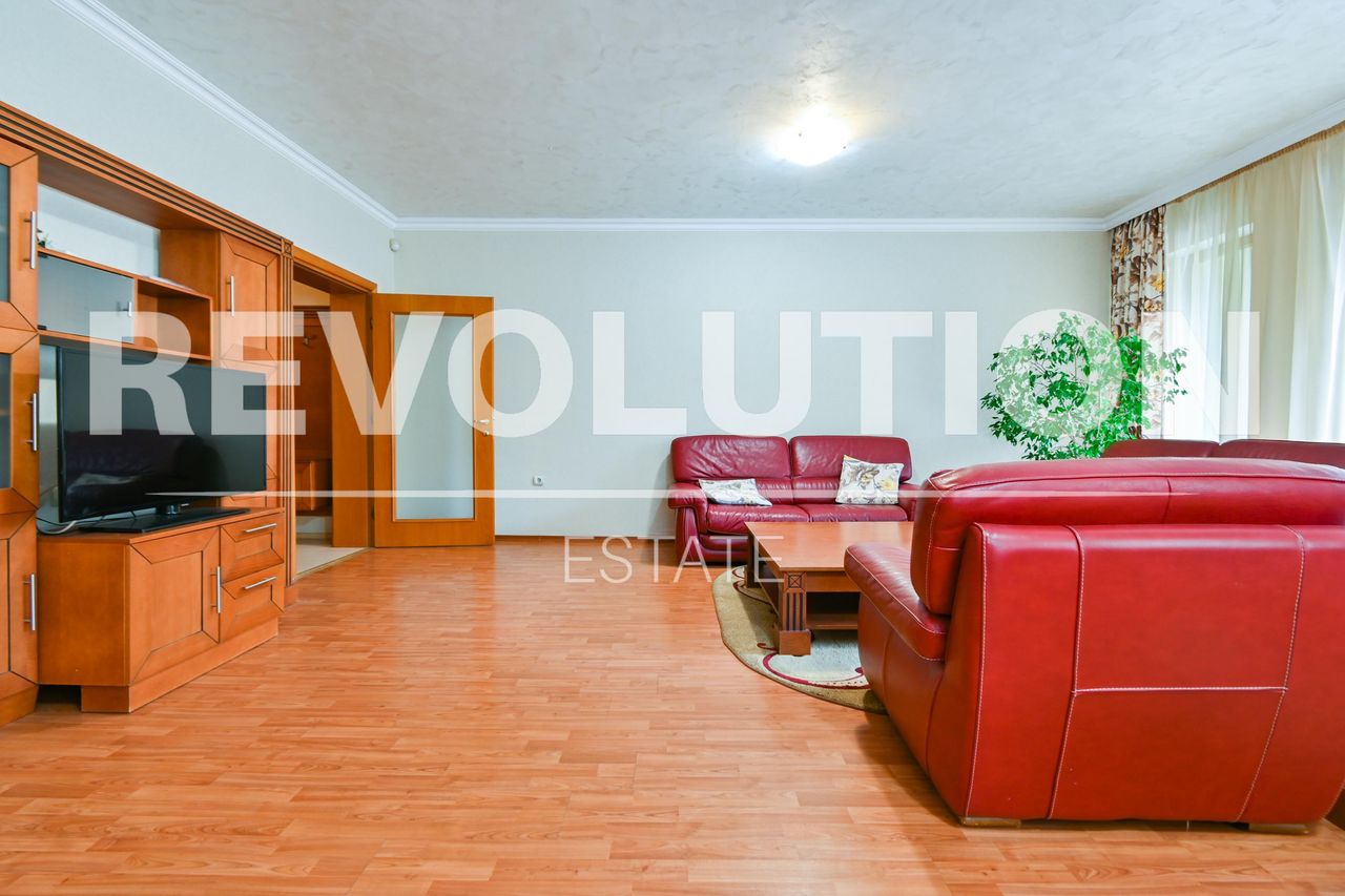 Дава се под наем Тристаен апартамент в София, Витоша - 130 кв.м за 980 € - Снимка #2