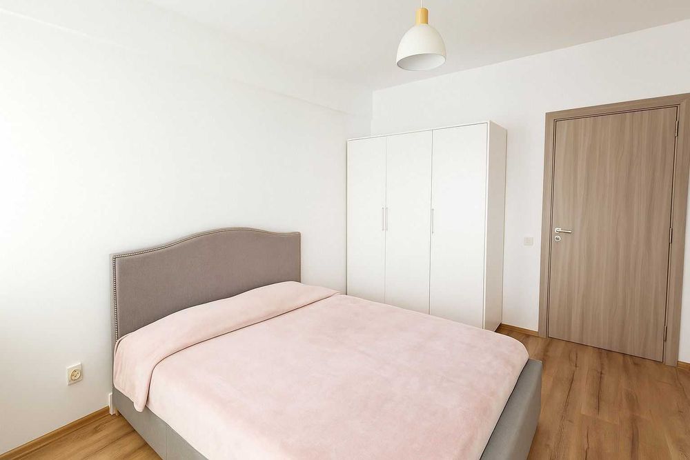 Apartament cu 3 camere, decomandat, metrou Berceni, parcare subterana