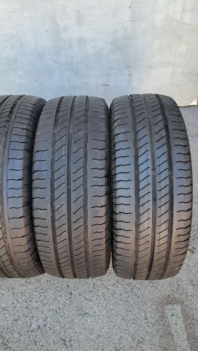 Гуми за Бус 215 65 15 C Continental