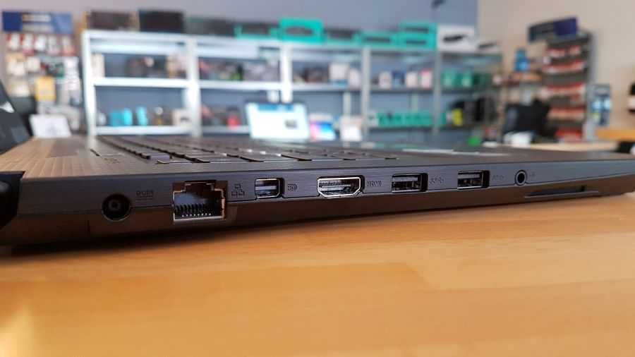 Asus ROG Strix GL703G Scar edition 17.3" Intel i7-8750H GTX1070