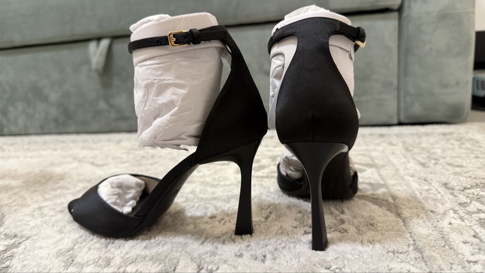 Sandale cu toc Zara (satin negru)