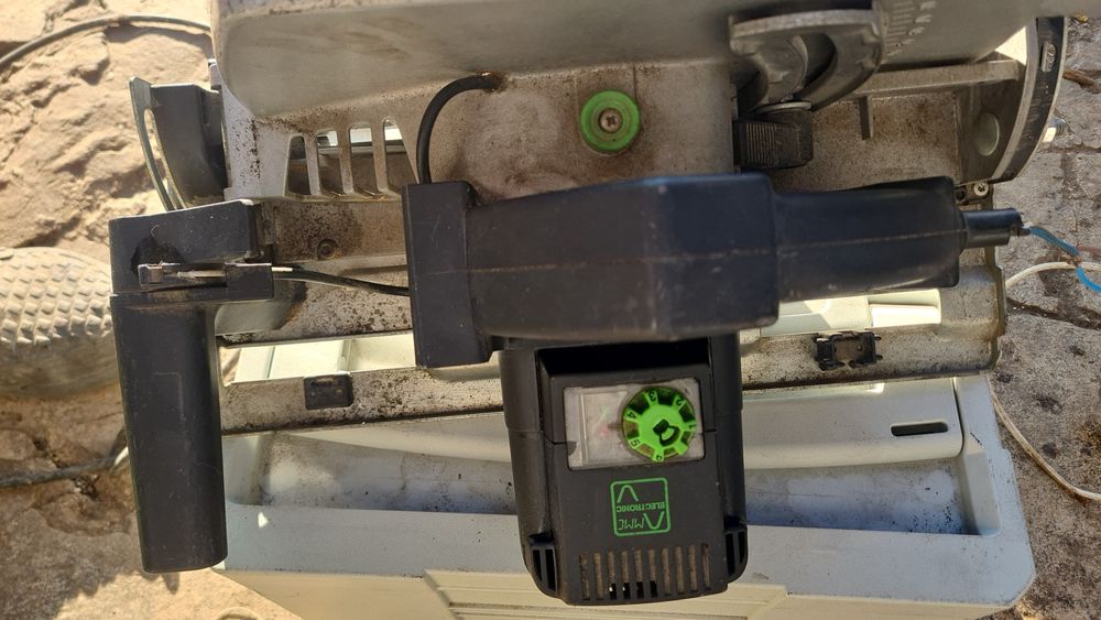 Scule festol aduse recent