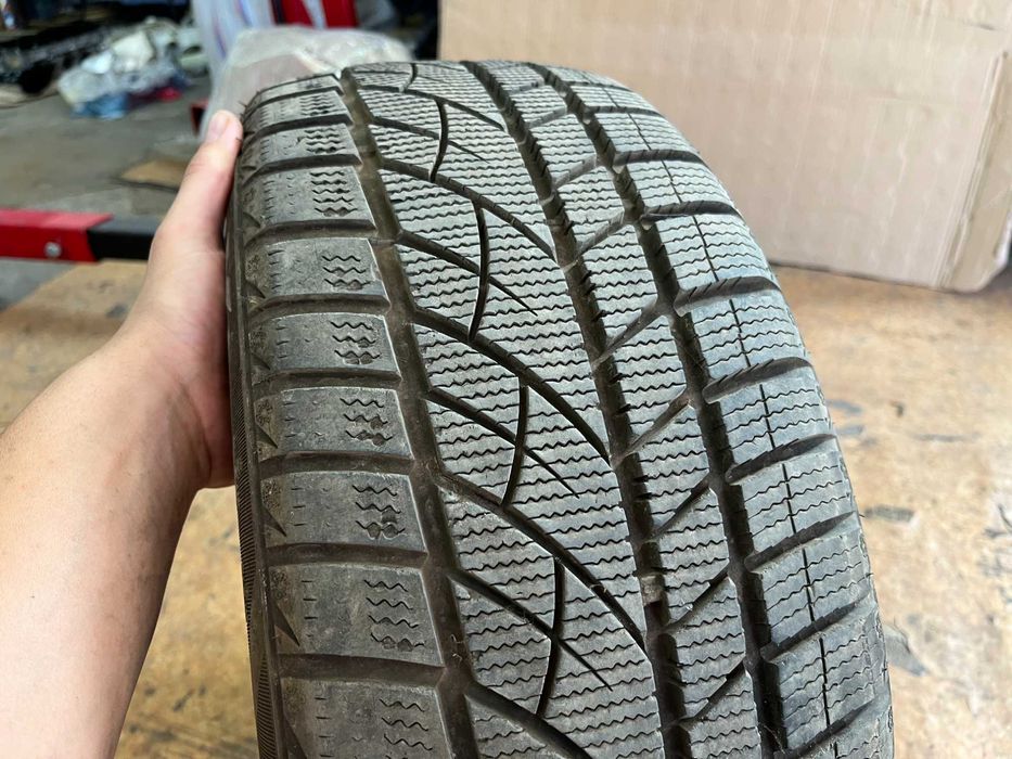 Зимни гуми 2 броя Road X 205/55/16 (Дот 2621)