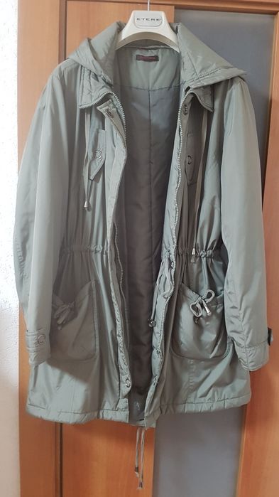 Дамско яке размер 46.