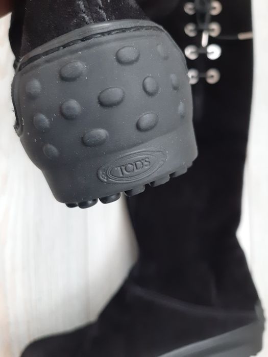 Нови черни велурени италиански ботуши TOD'S