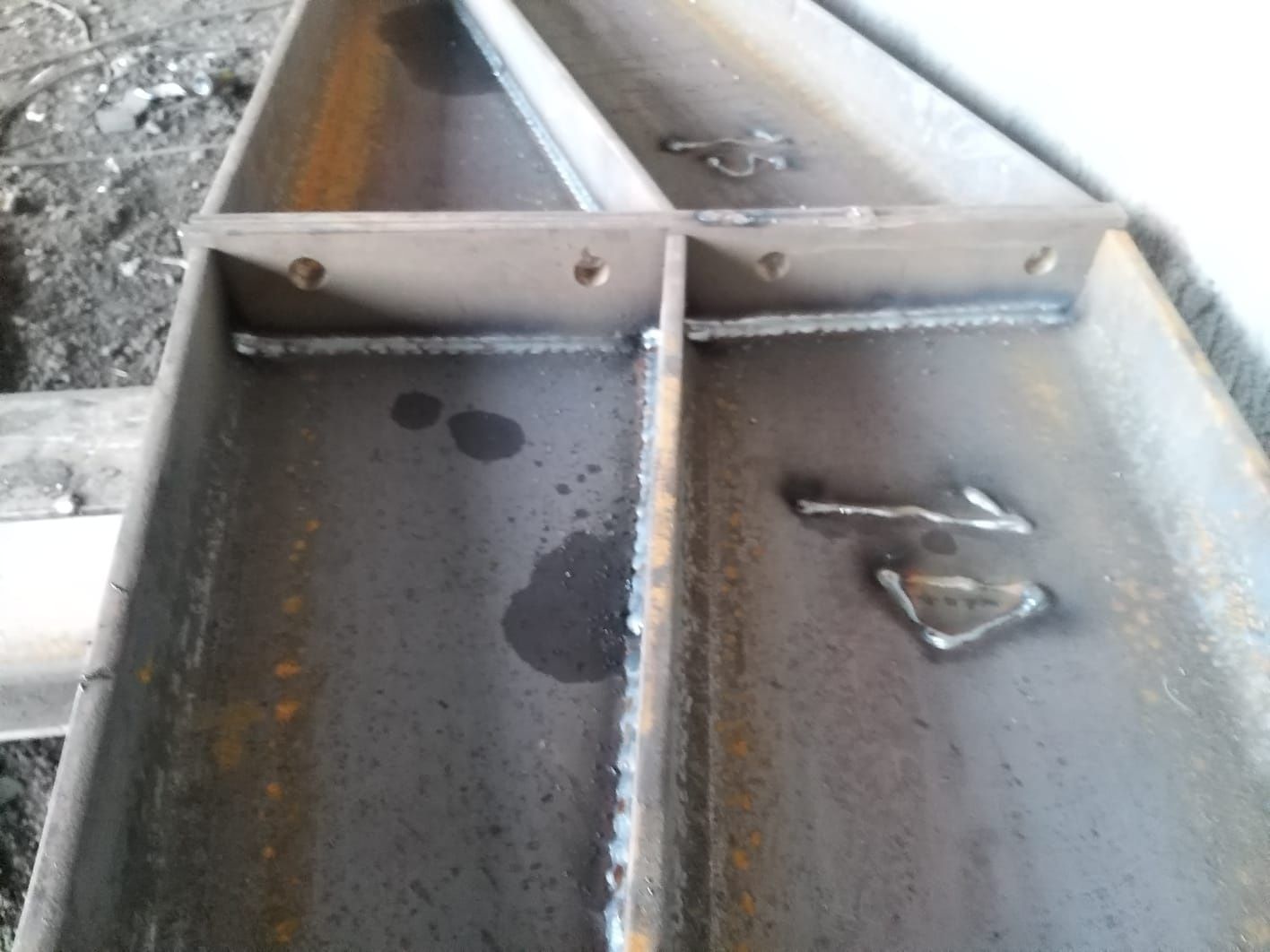 Vand hală metalica 15m×15m×4.5m si 15m×25m×4m