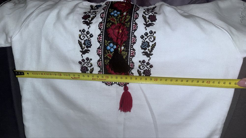 Ie costum popular foarte frumoasa