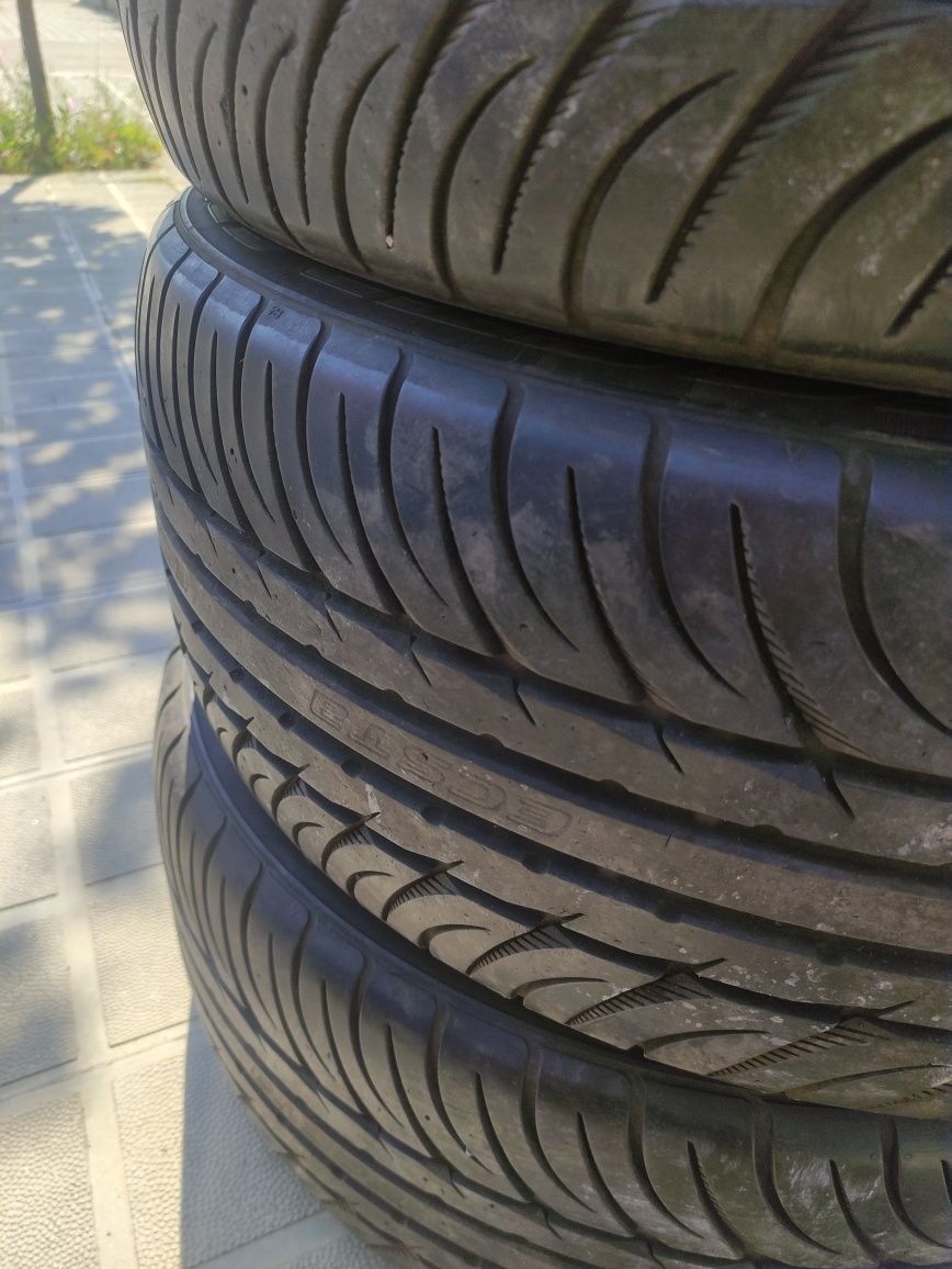 ЛЕТНИ ГУМИ Kumho 255/50/18 4 броя