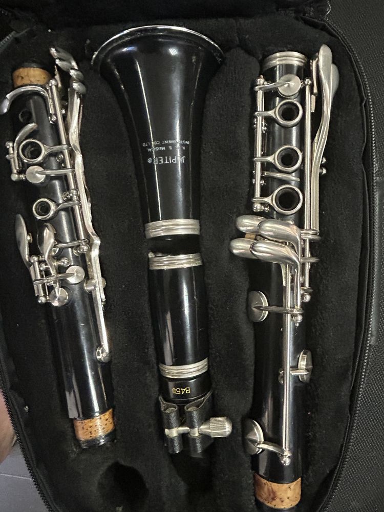 Clarinet Jupiter, cutie si mustiuc