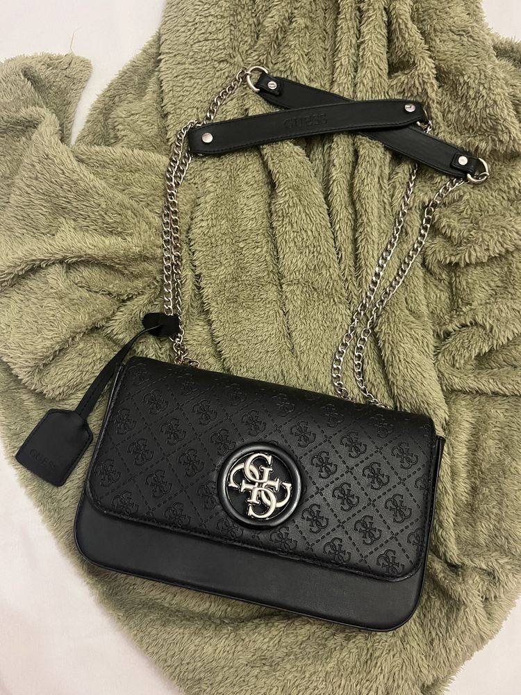 Дамска чанта с дълга дръжка GUESS