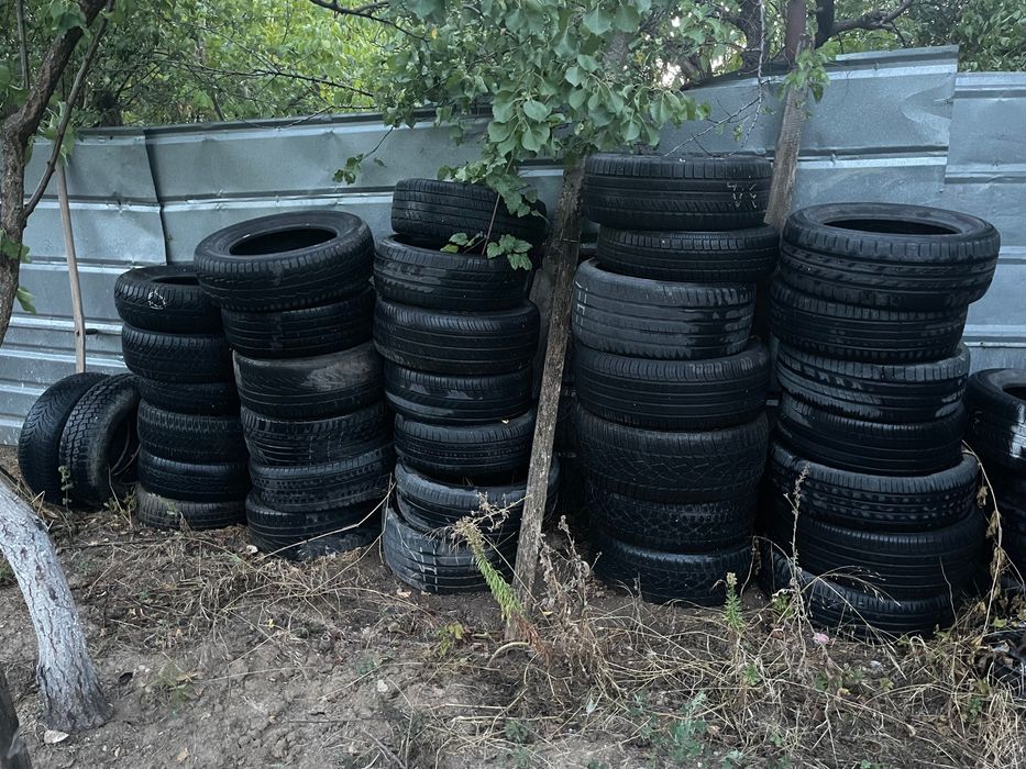 Гуми на едро на изгодна цена. Нямам време да се занимавам с тях