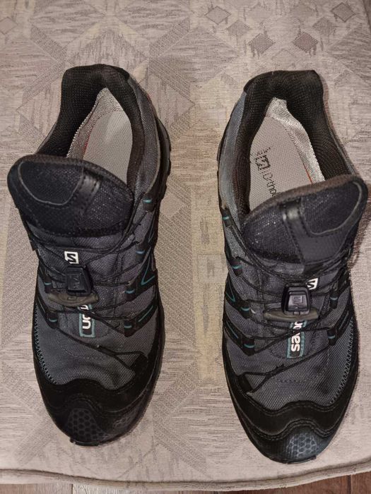 Продавам туристически обувки