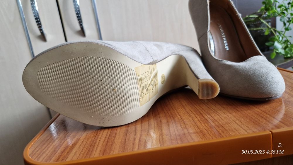 Pantofi noi  numărul 35