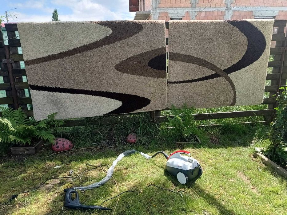 Covoare diferite dimensuni strae buna pufoase