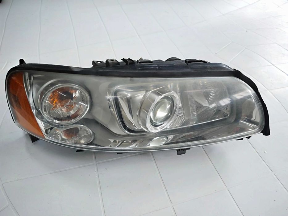 Десен фар VOLVO S60 Ксенон