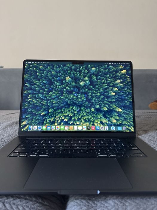 MacBook Air 15” M3 8 / 256 GB