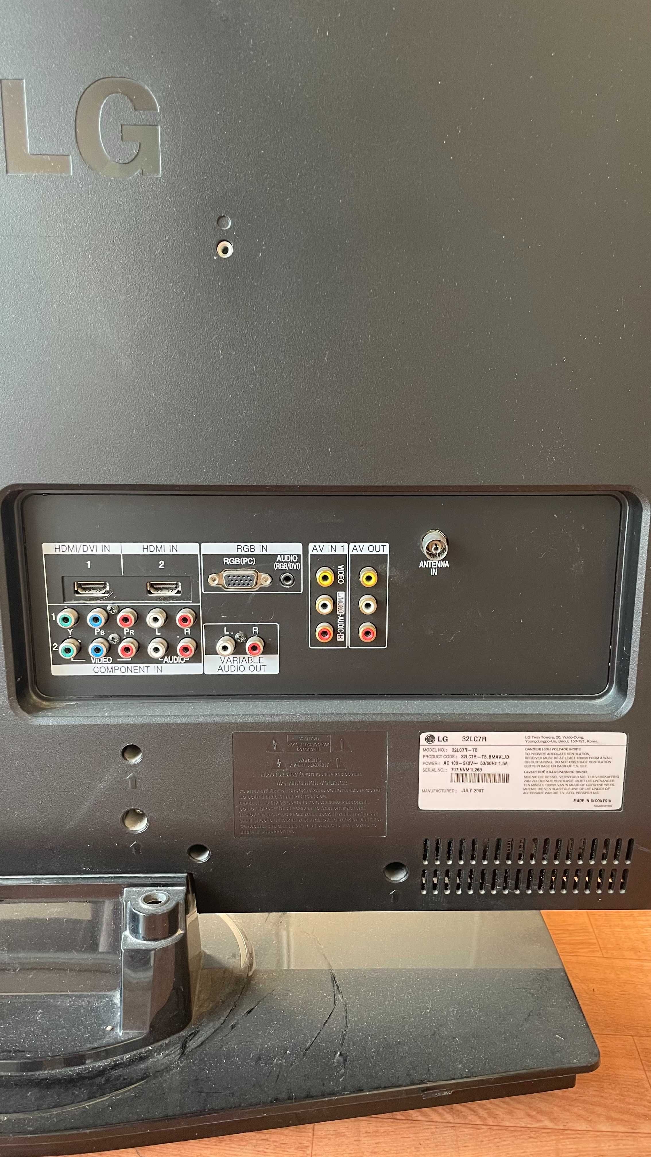 Продается телевизор LG 32LC7R