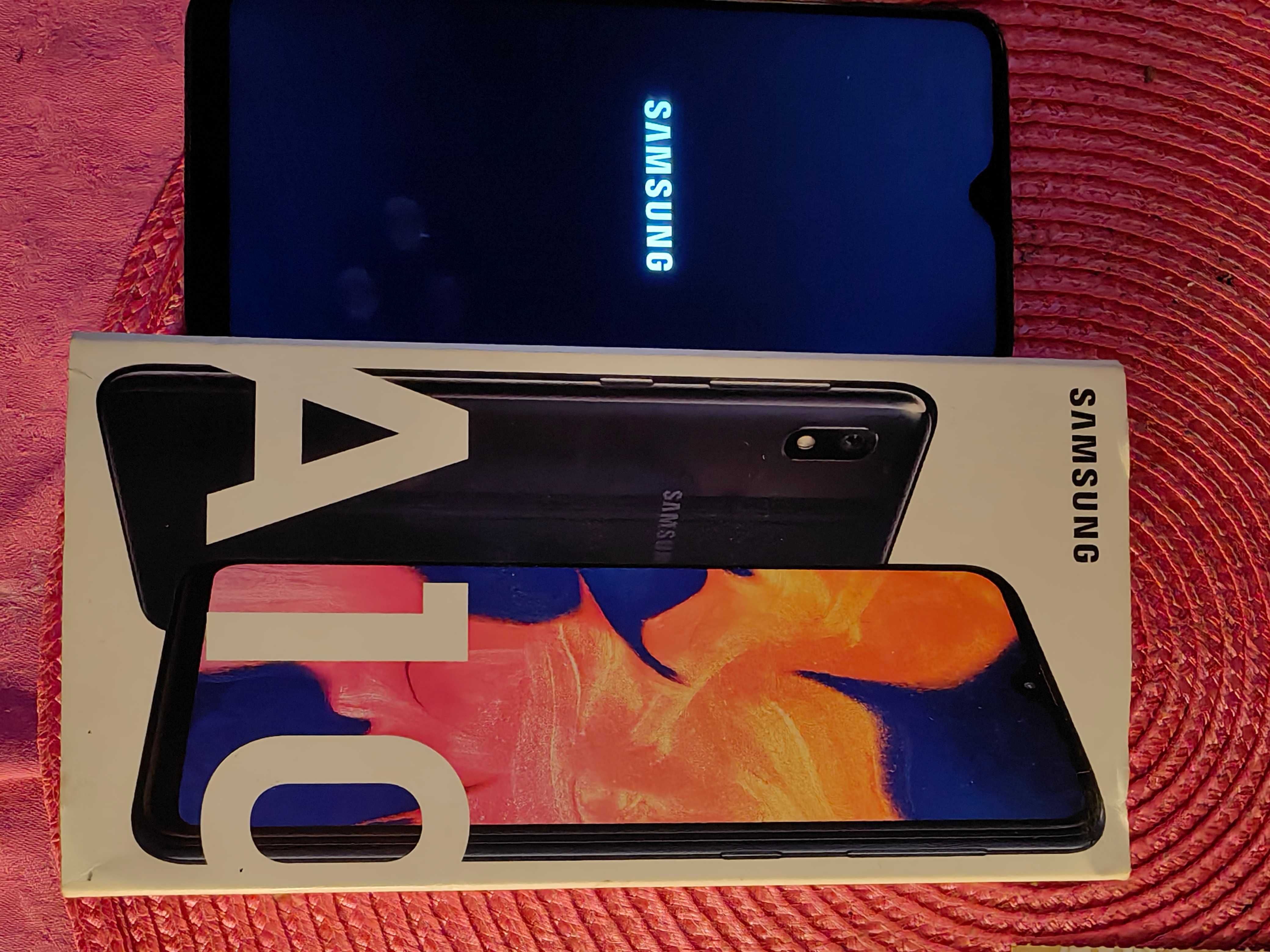 Samsung A10 slim design