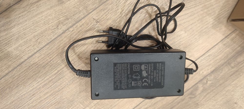 Зарядка от гироскутера