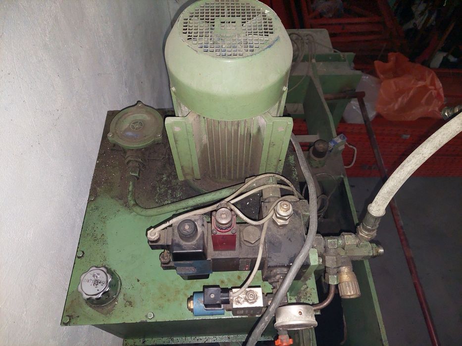 Преса/балировачка за дрехи