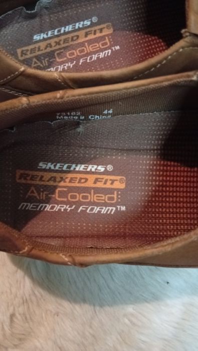 N.44 Нови кожени обувки Skechers "Air-Cooled"