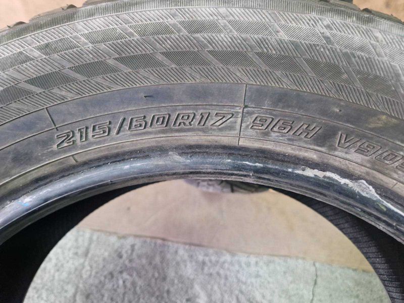 2 Yokohama R17 215/60
зимни гуми 
DOT1319