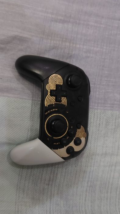 Продам Нинтендо свитч про контроллер