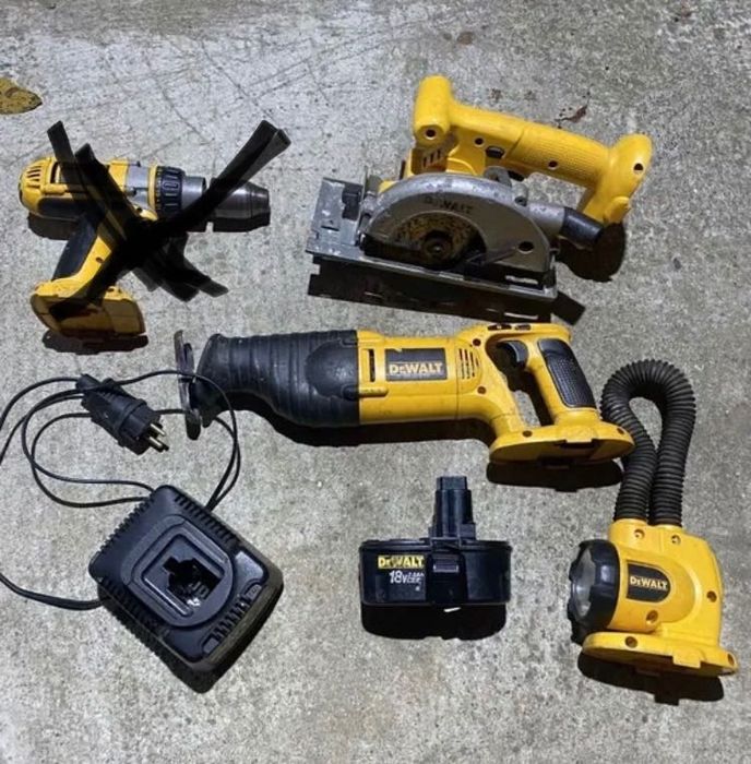 circular fierăstrău acumulator și incarcator dewalt