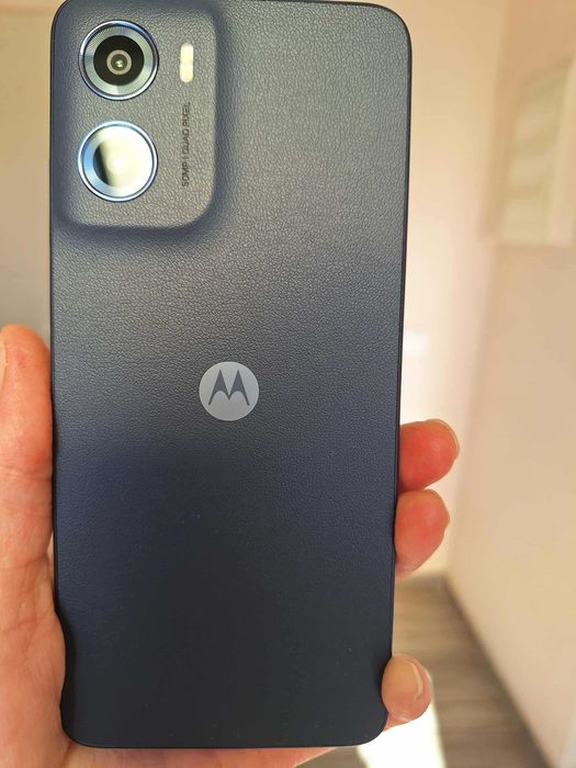 Смартфон Motorola G05 64 GB-НОВ с гаранция и кейс