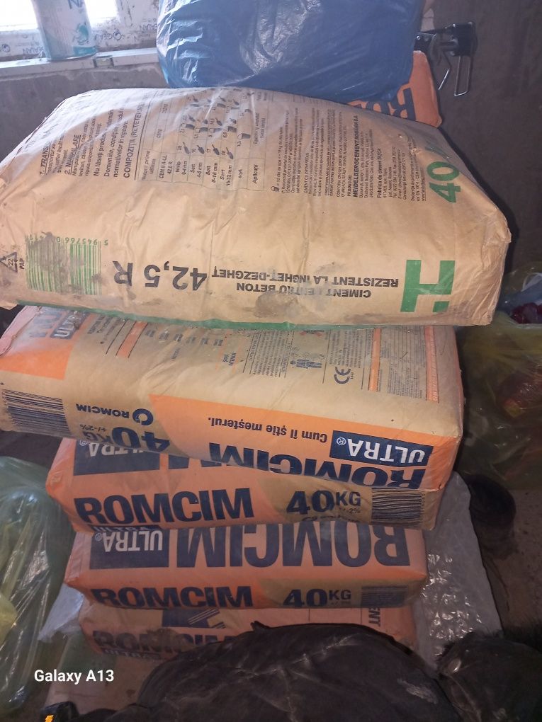 Ciment la saci de 40 kg expirați