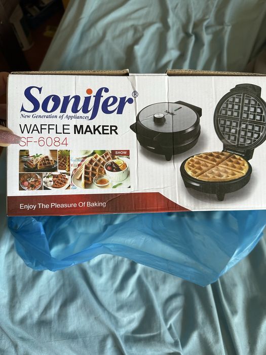 Вафельница новая