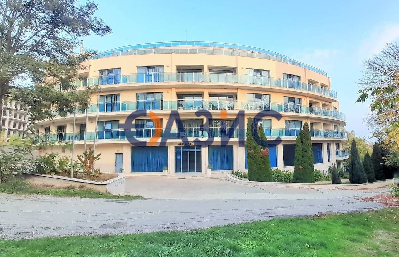 Продава се Четиристаен апартамент в Обзор - 178 кв.м за 526 €/кв.м - Снимка #1