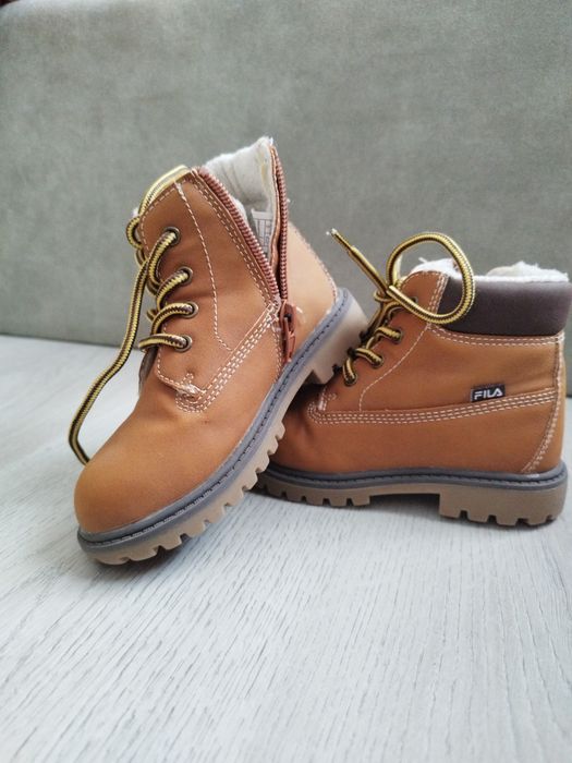 Vând încălțăminte băiat